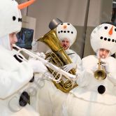 заказать  оркестр снеговиков на новогодний корпоратив 2019