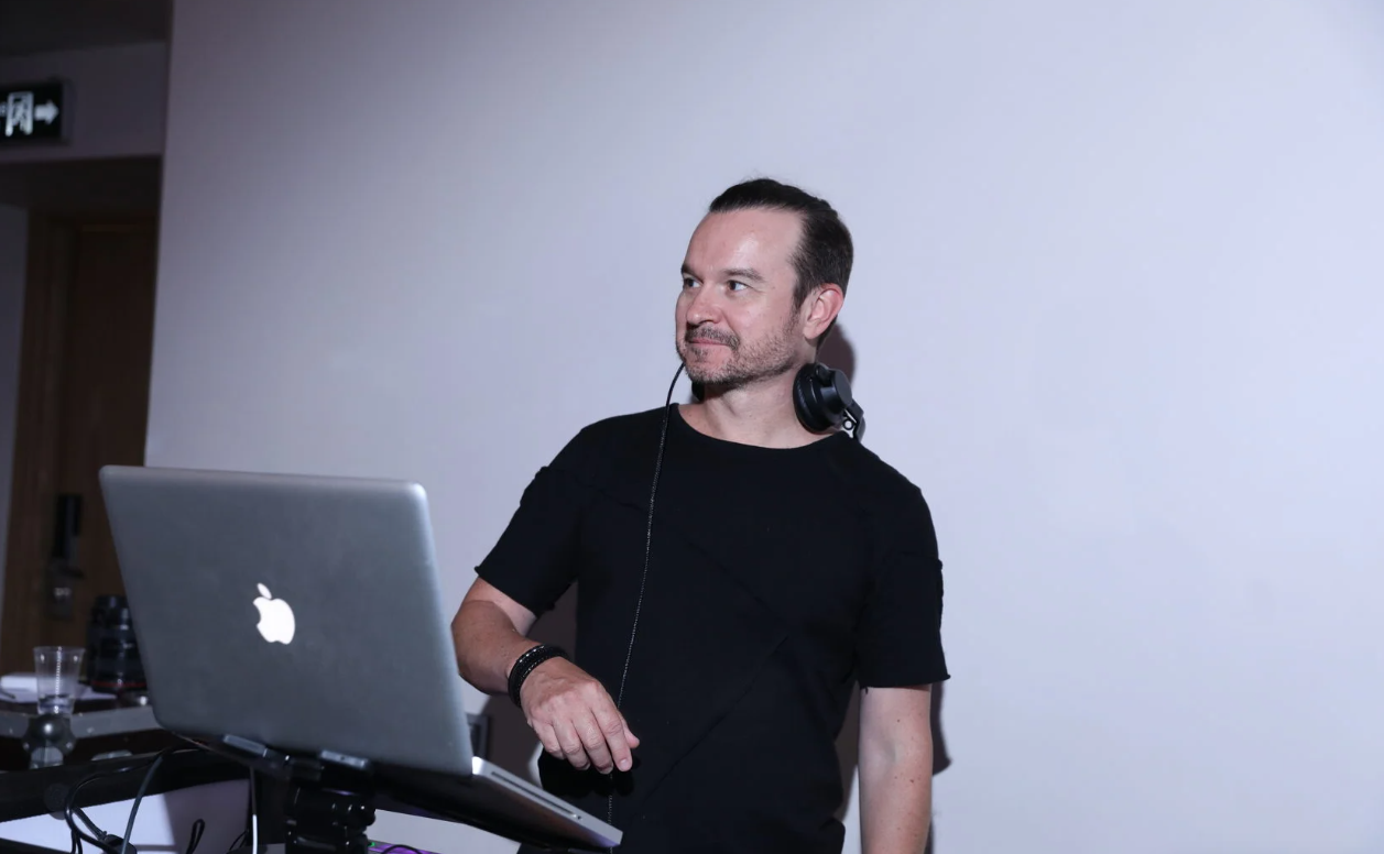 Звуковая аппаратура + Ди Джей на 23 февраля