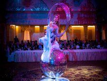 Номер «Девушка в бокале»