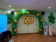 Тематическое оформление офиса шарами на 23 февраля